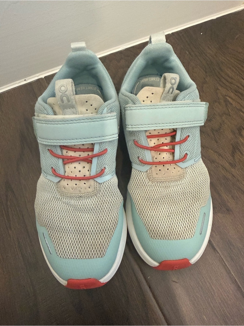 On Running Kids Light Blue Beige Sneakers with Coral Laces